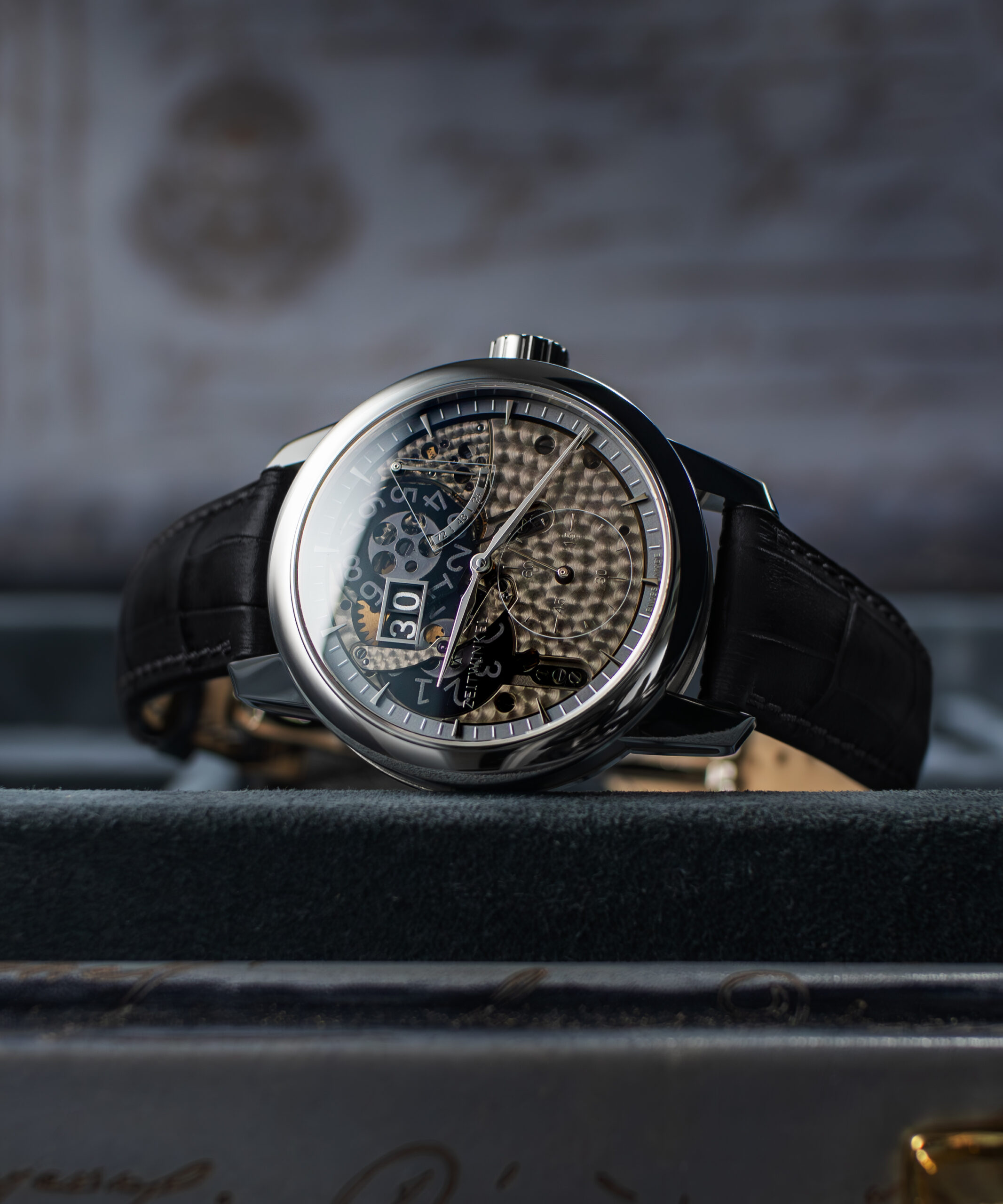 ZEITWINKEL 273° SAPHIR FUME SAPPHIRE DIAL / SILVER HANDS / BLACK 