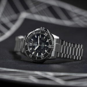 Alternative view of FORMEX REEF 39.5mm Bracelet Forged Carbon